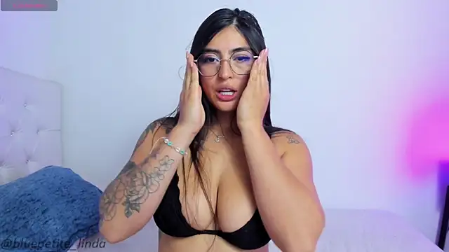 Blue_Petite webcam