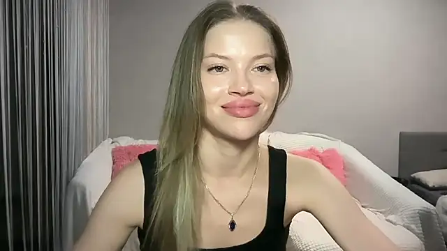 EmmyMills webcam