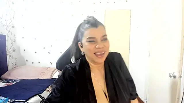 vikyadams webcam