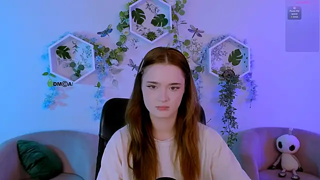 liana_kisses webcam