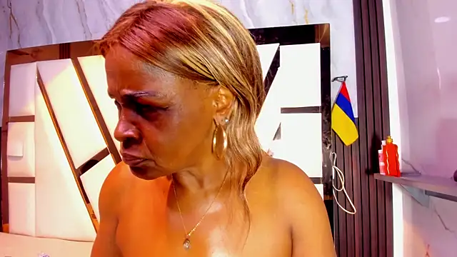 lola_hornei webcam