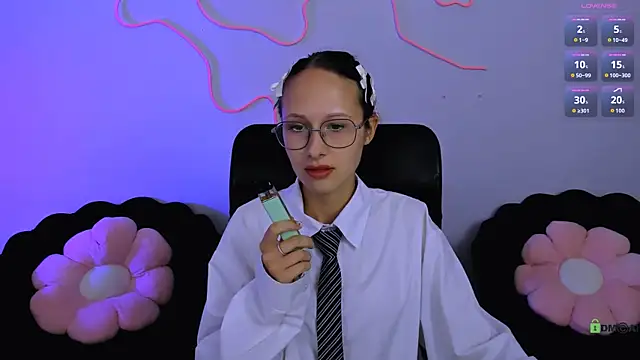 mona_cloud - Mona_cloud's free webcam - UK Sex Cams