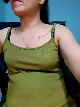 Bee__squirtsweet webcam
