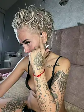Kira_Key webcam