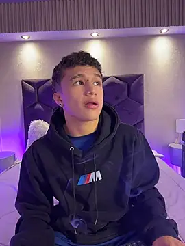 Dominik_Souza live sex cam