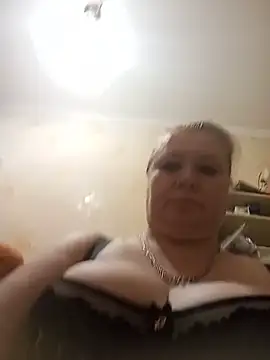 KiraStanton webcam