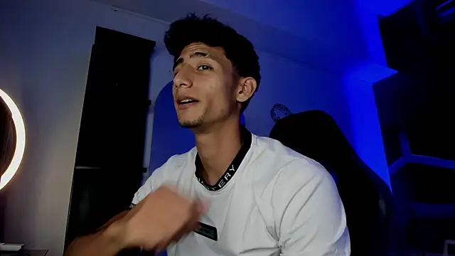 MaxiimoRomano_ webcam