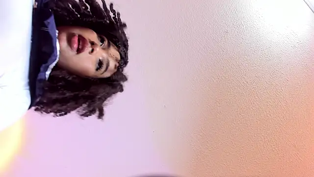 JazmyXXX webcam