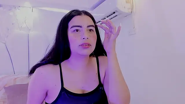 luna_bloomm_ webcam