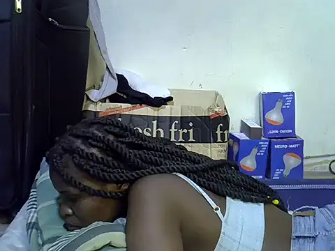 cute_aliyah webcam