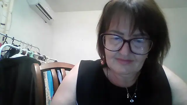 ErikaXShine webcam