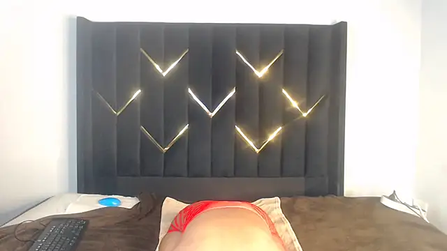 EbonyPoisonCunt webcam