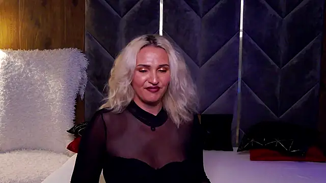 LaylaBlakes webcam