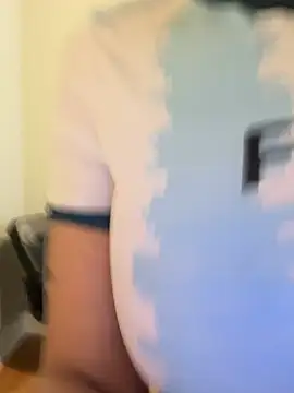 issawife_t webcam