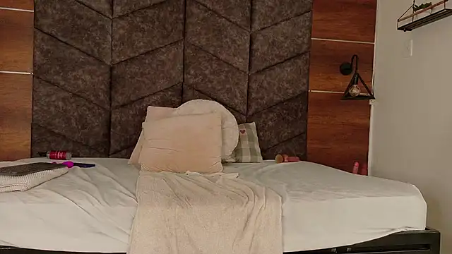 SeleneGibson__ webcam
