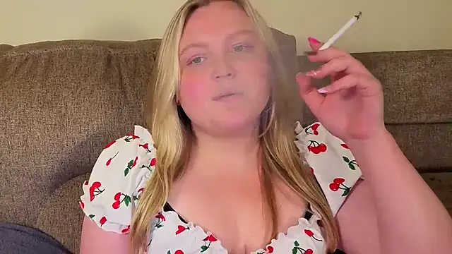 PhatAssBlond webcam