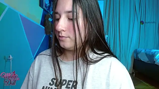 Mysticdooll69 webcam