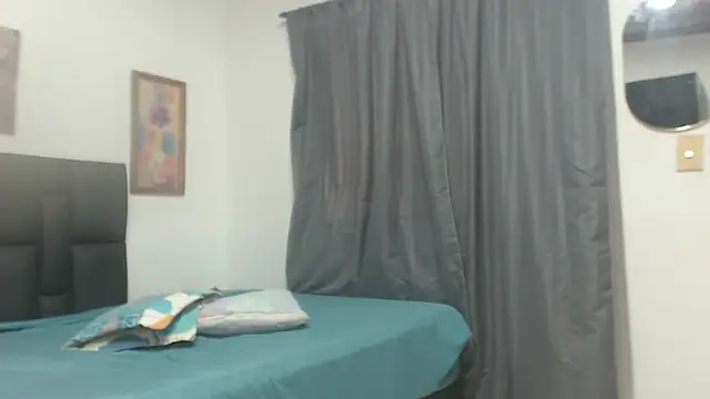 Doll_rihana live cam on StripChat
