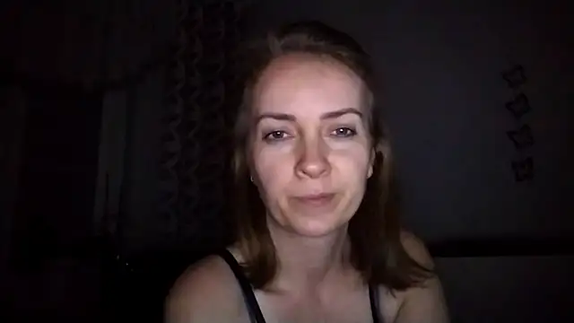 JenniferAlone webcam