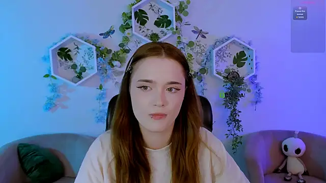 liana_kisses webcam