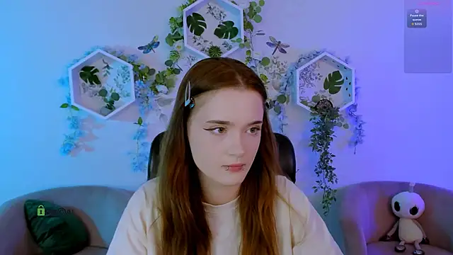 liana_kisses webcam