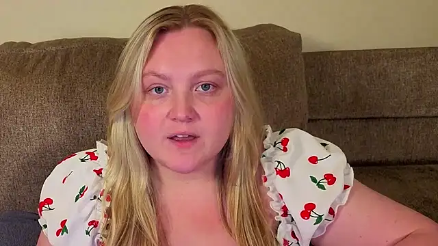 PhatAssBlond webcam