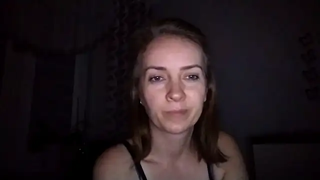 JenniferAlone webcam