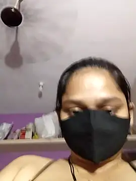 Priyanka_30 webcam