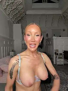 Allana29 webcam