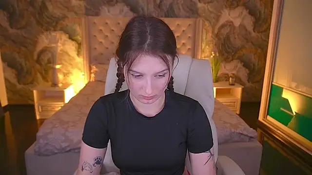 VikVikLove webcam