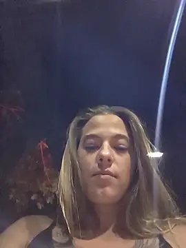 Luna_Lynn 🥎 live webcam
