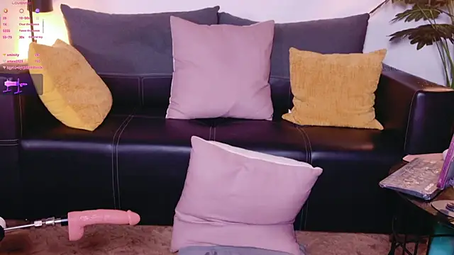 Mae_Kith_Loose webcam