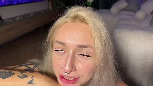 _Kiss_me_hard_ webcam