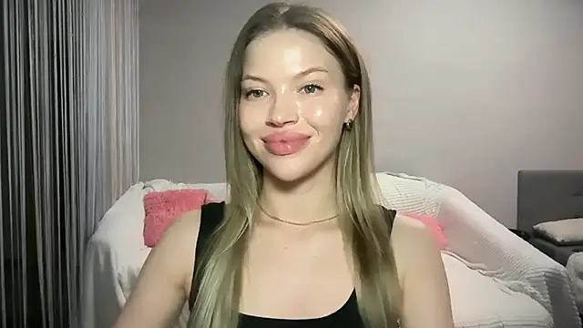 EmmyMills webcam