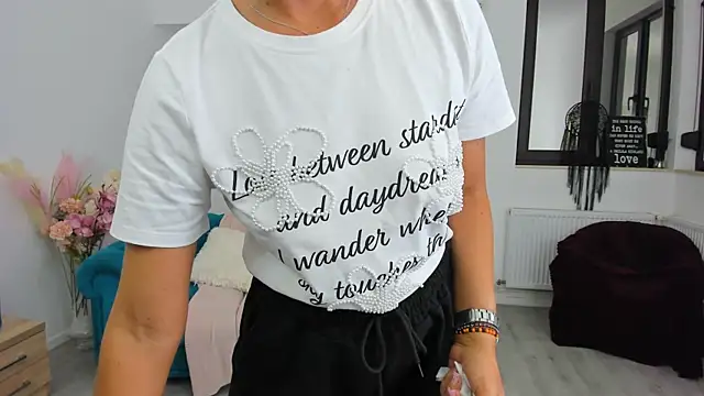 Kathy_Evvy webcam