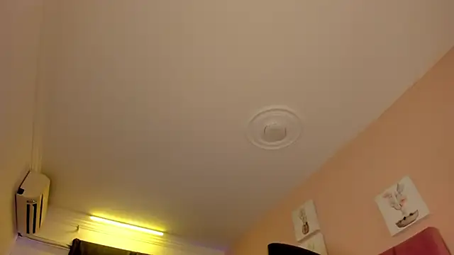 APRILL_FOXX webcam
