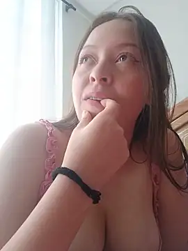Clara_Belle webcam