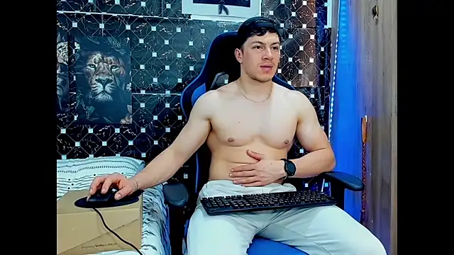 javiersexymann live cam on StripChat