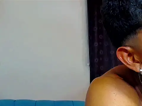 theMyke101 live cam on StripChat