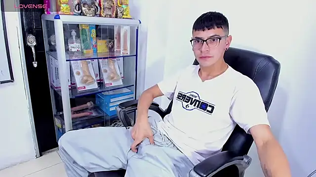 Alexx_bigcockk webcam