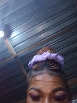 QUEENASHxXx webcam
