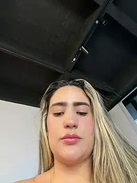 Miilana_ webcam