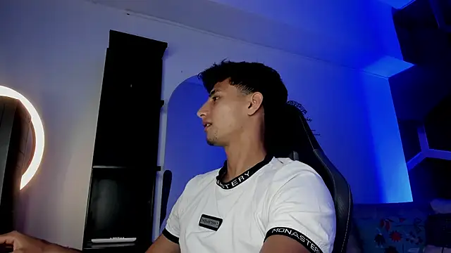 MaxiimoRomano_ webcam