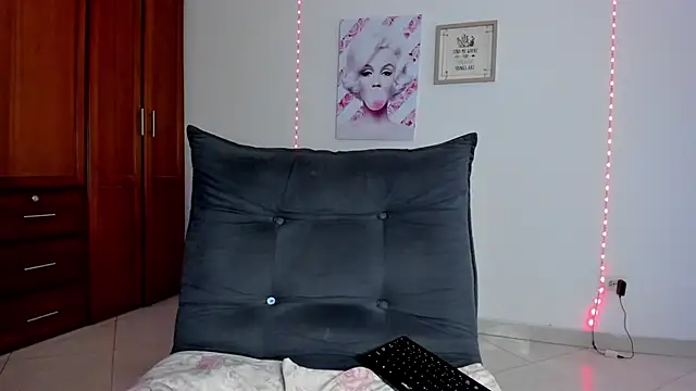 luna_dollie webcam