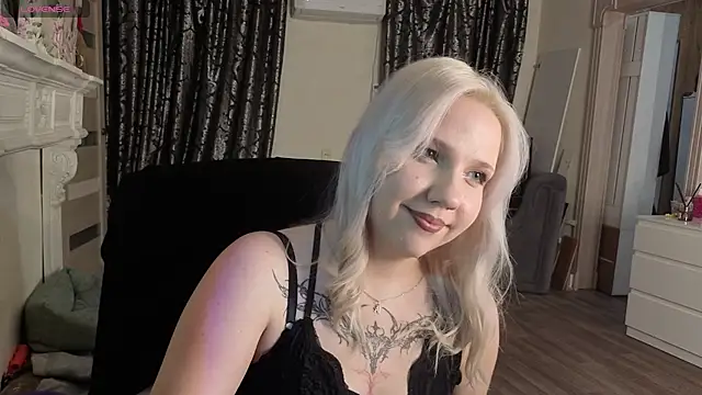 moon__shy webcam