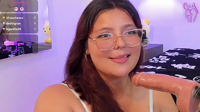 Miss_Kloee webcam