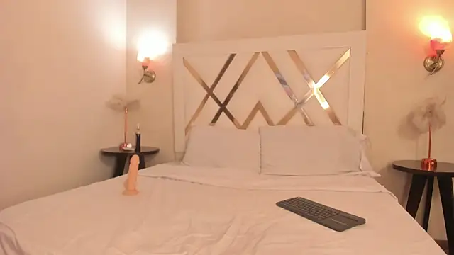 Sky_Collins_ webcam
