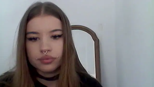 MollyHotTeen webcam