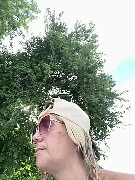 lilsexie01 webcam