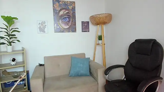 LucyBloom_ webcam